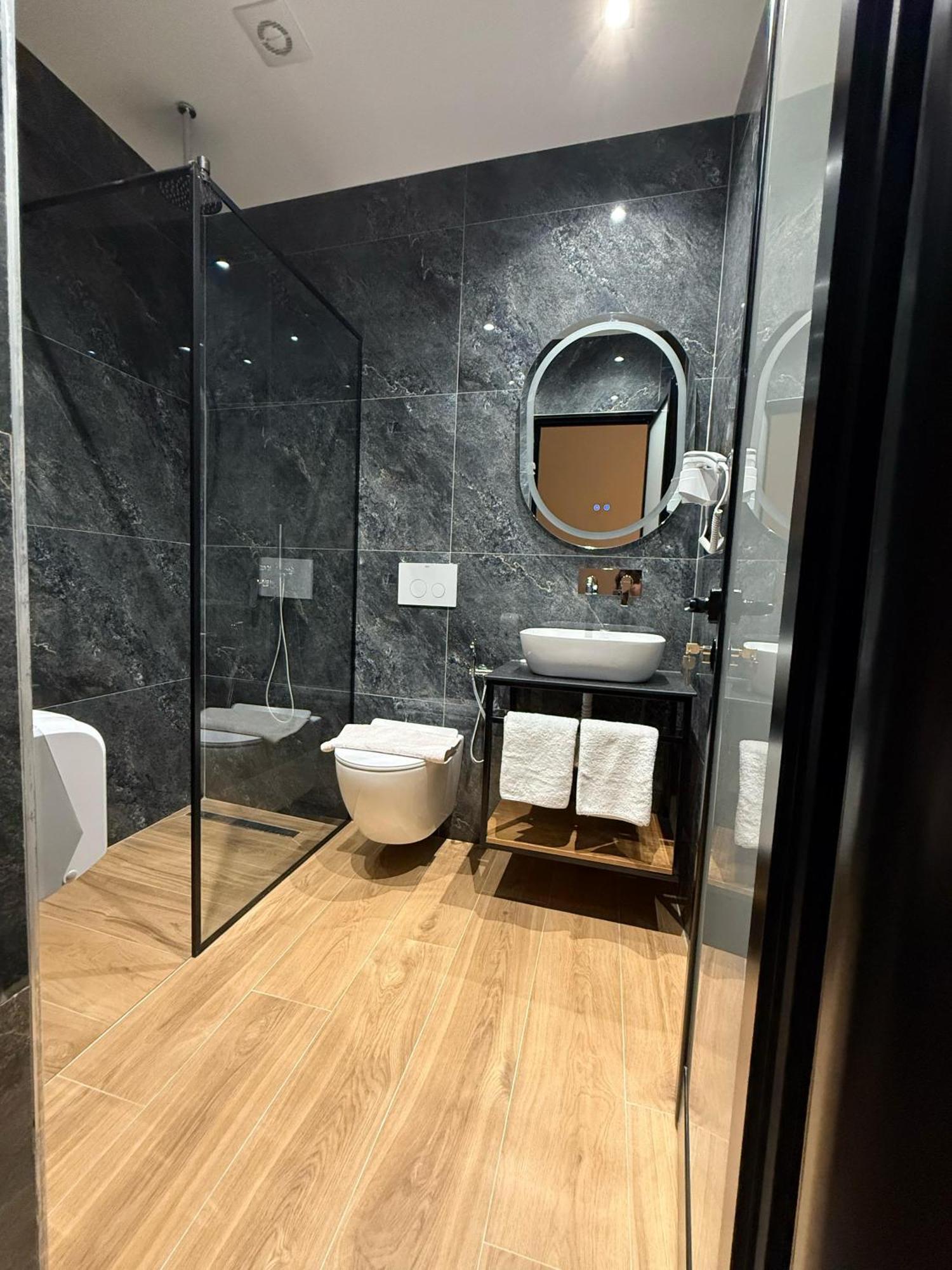 Afrimi Hotel 3*